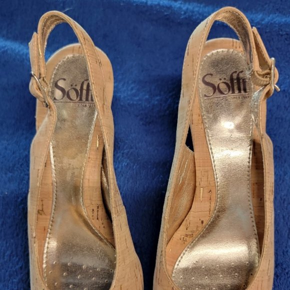 Sofft Tan Cork open toe shoe with a 2 in heal and Gold accents Size 6.5m - Picture 3 of 10